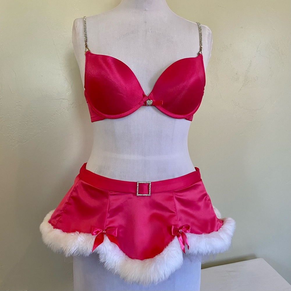 Victoria’s Secret Rare Vintage 2005 Christmas Bra  Skirt Set